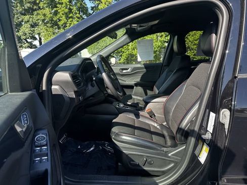 Certified 2024 Ford Escape ST-Line w/ Tech Pack #1 AWD/4WD image 19