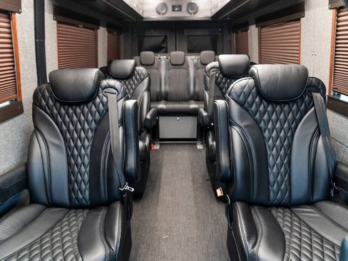 Used 2022 Mercedes-Benz Sprinter 2500 image 33