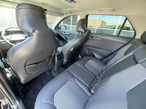 Used 2023 Kia Niro EX Touring image 18