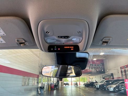 Used 2025 Buick Encore GX Preferred FWD image 14