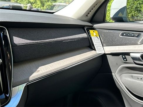 New 2026 Volvo XC90 B6 Ultra w/ Protection Package image 17