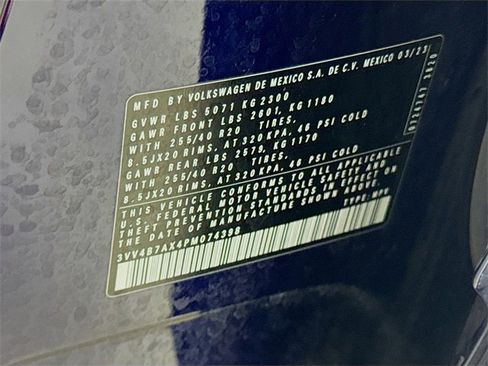 Used 2023 Volkswagen Tiguan SEL R-Line image 31