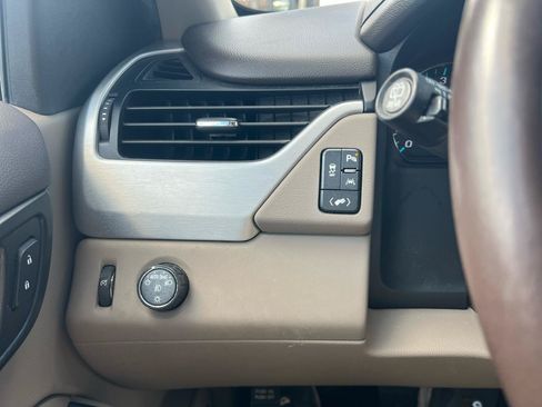 Used 2019 GMC Yukon XL SLT w/ Open Road Package RWD image 24