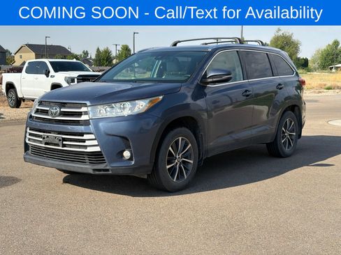 Used 2019 Toyota Highlander XLE AWD/4WD image 3