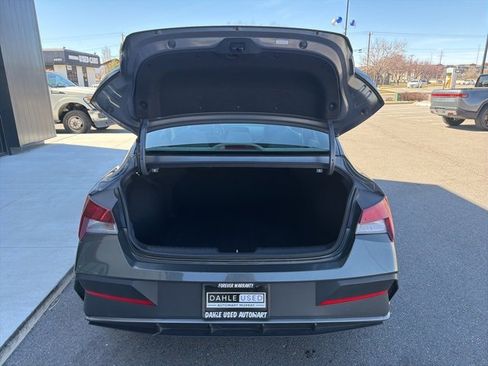 Used 2024 Hyundai Elantra SEL image 8