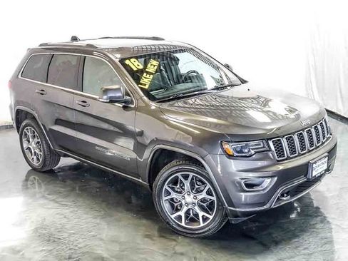 Used 2018 Jeep Grand Cherokee Limited AWD/4WD image 6