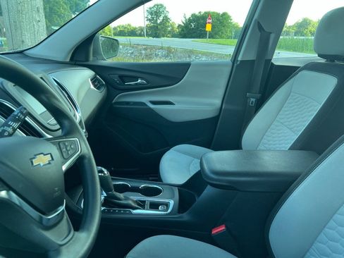 Used 2018 Chevrolet Equinox LS FWD image 11