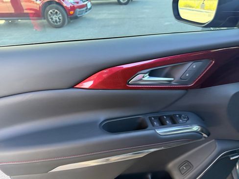 Used 2025 Chevrolet Traverse Z71 w/ Enhanced Driving Package image 30