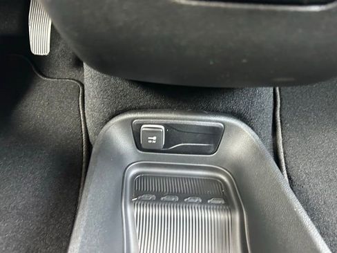 New 2026 Chrysler Pacifica Select image 24