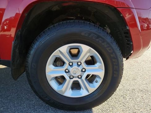 Used 2018 Toyota 4Runner SR5 image 18