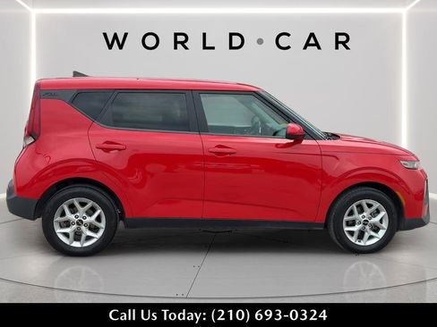 Used 2022 Kia Soul LX w/ Technology Package FWD image 8