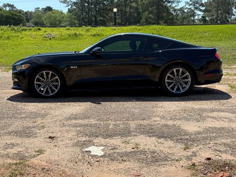 Used 2017 Ford Mustang GT Premium RWD image 27