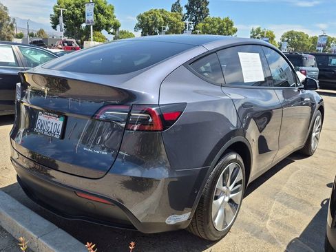 Used 2021 Tesla Model Y Long Range AWD/4WD image 6