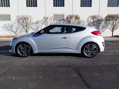 Used 2016 Hyundai Veloster Turbo image 5