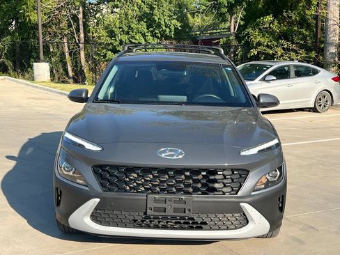 Used 2023 Hyundai Kona SEL w/ Convenience Package FWD image 2