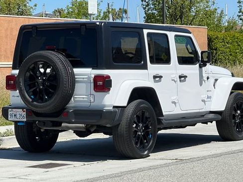 Used 2023 Jeep Wrangler Unlimited Sahara w/ Cold Weather Group AWD/4WD image 4