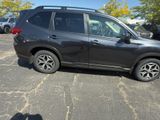 Used 2019 Subaru Forester Premium image 2