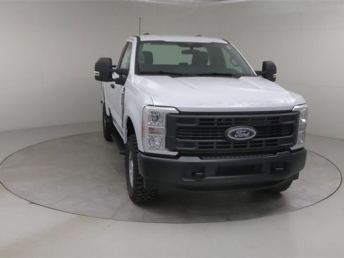 New 2026 Ford F250 XL w/ XL Off-Road Package image 9