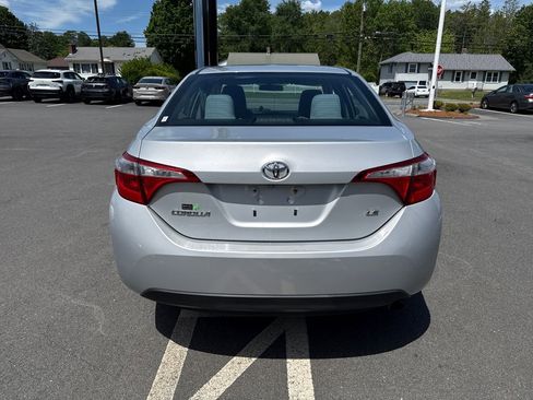 Used 2016 Toyota Corolla LE FWD image 4