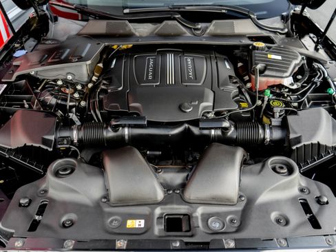 Used 2015 Jaguar XJ RWD image 36