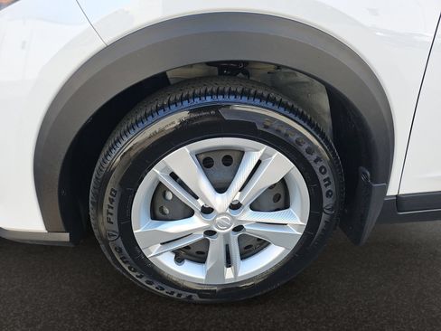 Used 2025 Nissan Kicks Play S FWD image 40
