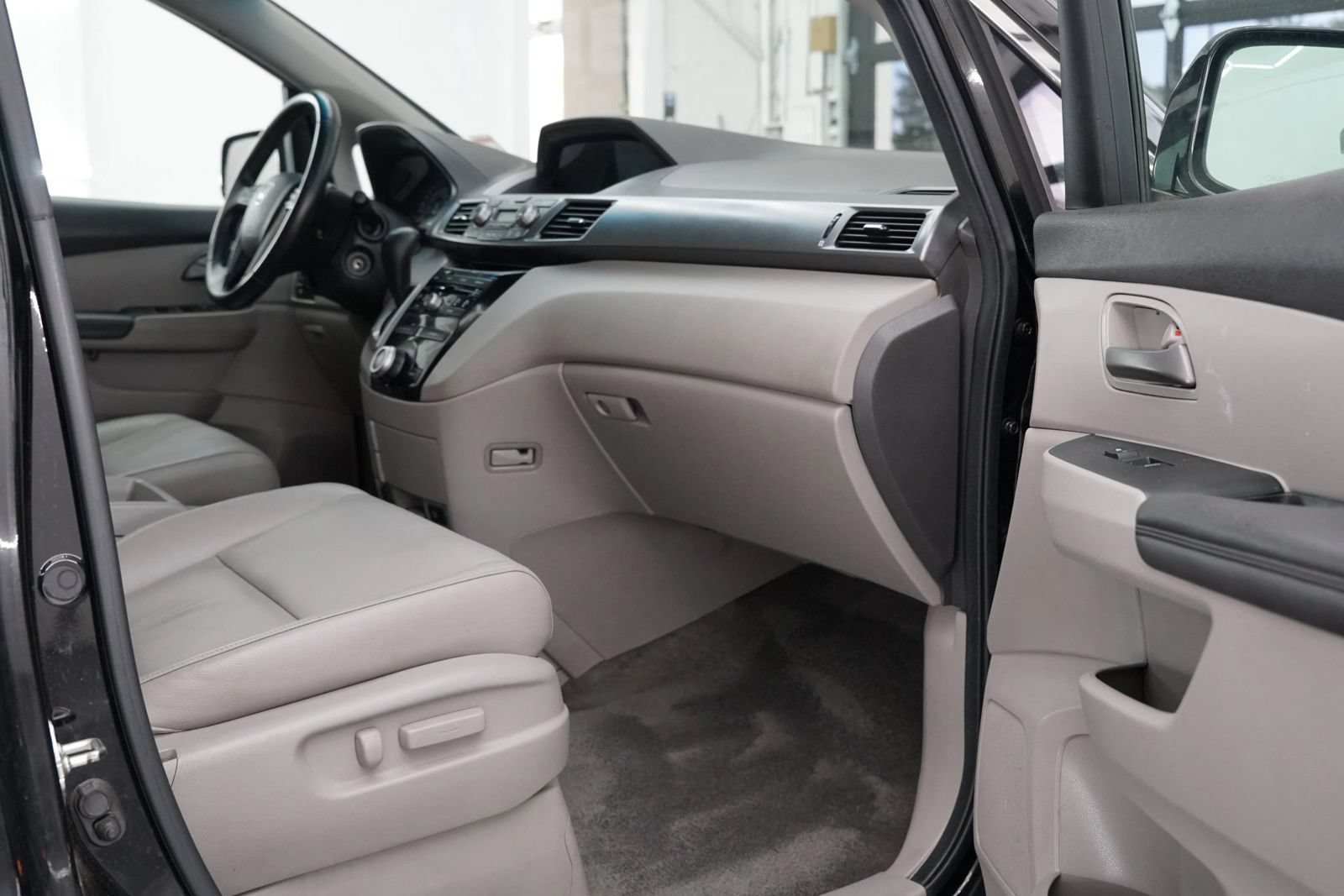 Used 2011 Honda Odyssey EX-L image 33