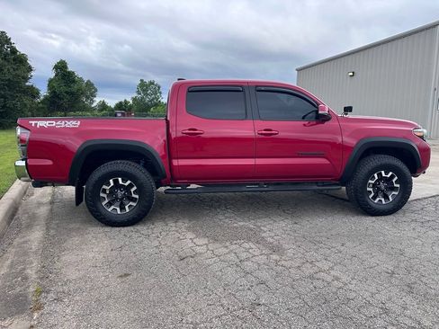 Used 2022 Toyota Tacoma TRD Off-Road AWD/4WD image 7