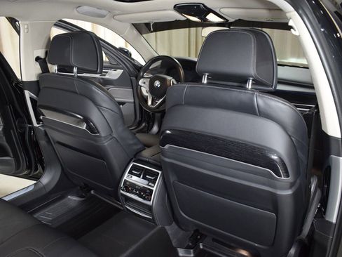 Used 2022 BMW 750i xDrive 750i xDrive w/ Executive Package image 19