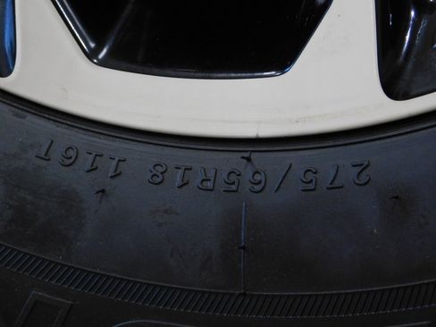 Used 2024 Ford Expedition XLT image 99