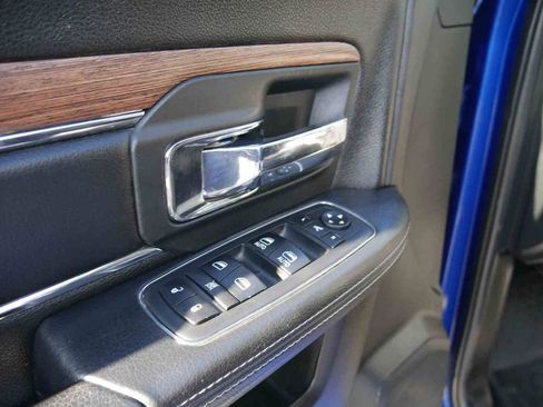 Used 2018 RAM 3500 Laramie image 32