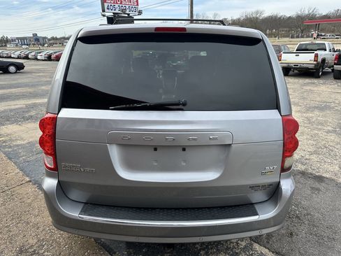 Used 2016 Dodge Grand Caravan SXT w/ Rear Park Assist Package image 8