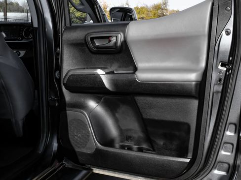 Used 2020 Toyota Tacoma SR5 image 56