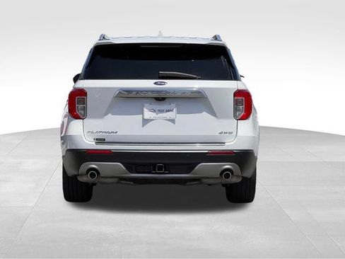 Used 2022 Ford Explorer Platinum w/ Technology Package AWD/4WD image 4