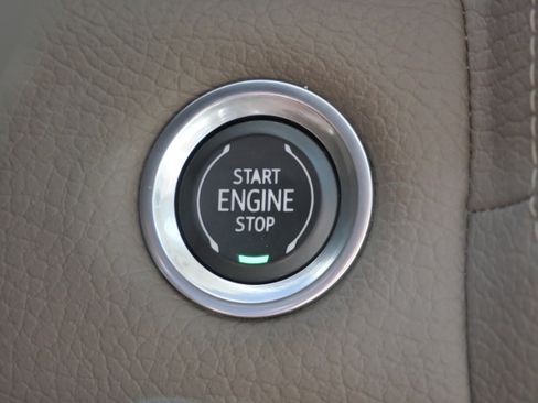 Used 2021 GMC Yukon Denali w/ Denali Premium Package image 27