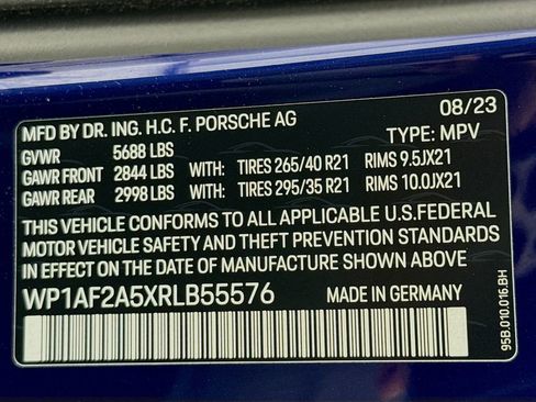 Certified 2024 Porsche Macan GTS image 37