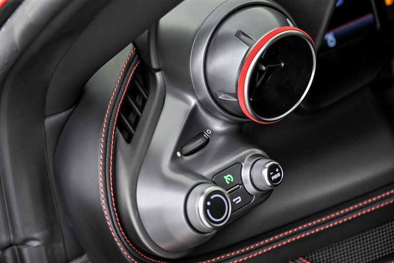 Used 2022 Ferrari F8 Tributo RWD image 29