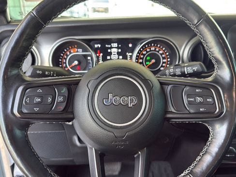 Used 2021 Jeep Wrangler Unlimited Sport AWD/4WD image 3