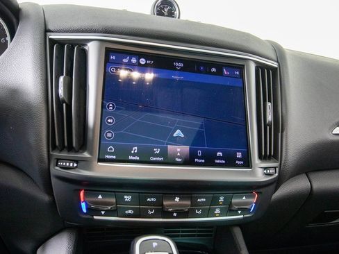 Used 2023 Maserati Levante Modena image 25