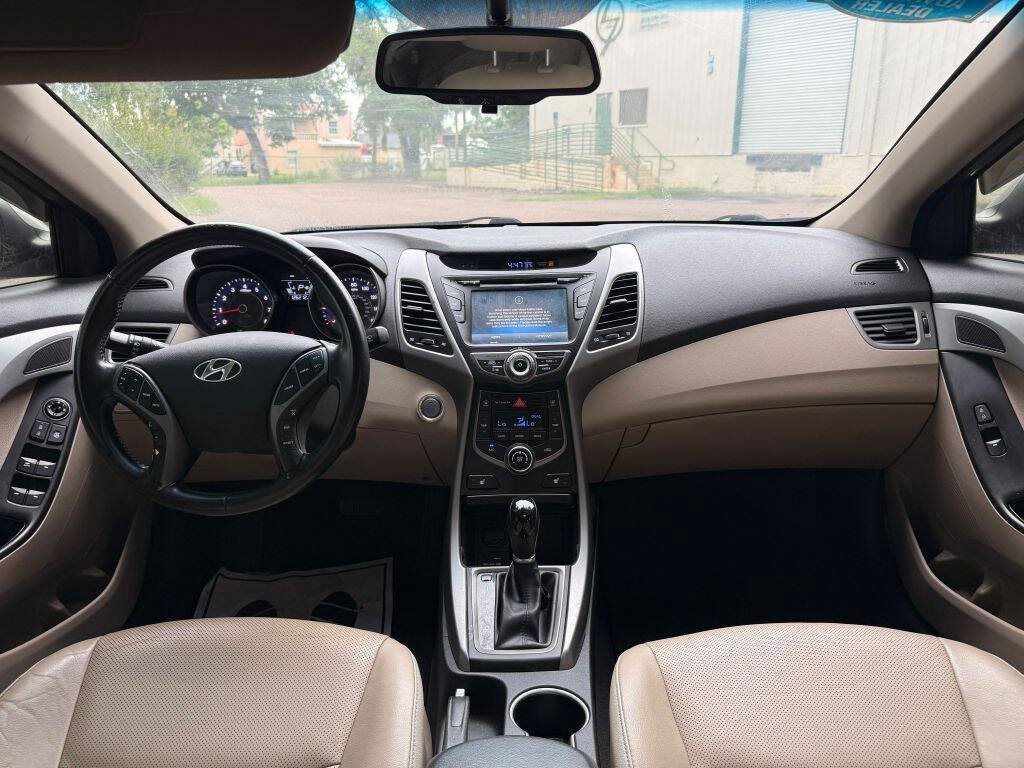 Used 2015 Hyundai Elantra Limited w/ Option Group 05 FWD image 15