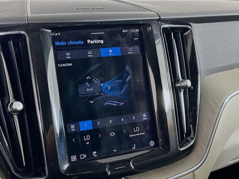 Used 2023 Volvo XC60 B5 Plus w/ Climate Package image 24