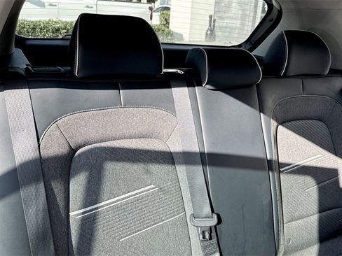 Used 2022 Hyundai Venue Limited image 46