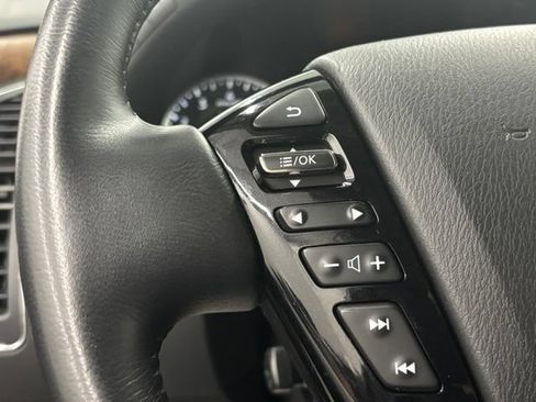 Used 2023 Nissan Armada SL w/ Captain's Chairs Package RWD image 27