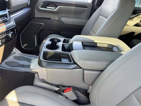 Used 2022 GMC Sierra 1500 SLT image 24