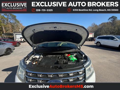 Used 2017 Ford Explorer XLT image 40