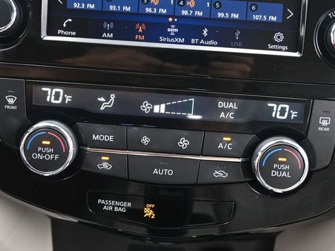 Used 2022 Nissan Rogue Sport SL w/ Premium Package FWD image 17