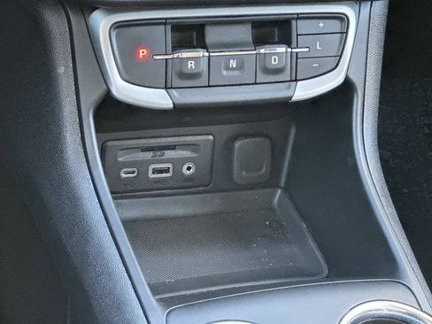 Used 2023 GMC Terrain SLT image 5