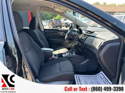 Used 2020 Nissan Rogue SV image 9