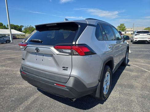 Used 2020 Toyota RAV4 XLE w/ Convenience Package AWD/4WD image 4