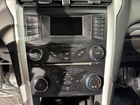 Used 2013 Ford Fusion SE image 16