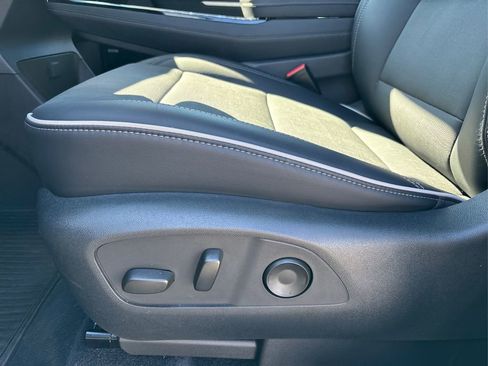 Used 2025 Buick Enclave Preferred w/ LPO, All-Weather Package image 42